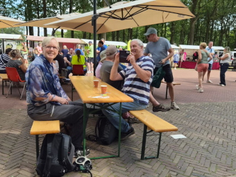 Terras bij de Beestro op de markt van Melk en Honing 2026 Terras bij de Beestro op de markt van Melk en Honing 2026